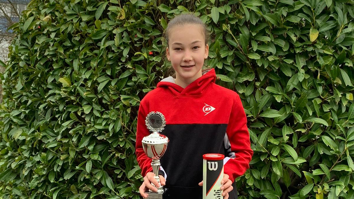Zoe Kammandel ist Bezirksmeisterin bei den Juniorinnen U14