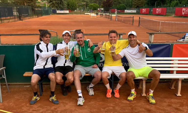 TCB Herren 40 I erobern die Tabellenführung in der Regionalliga!